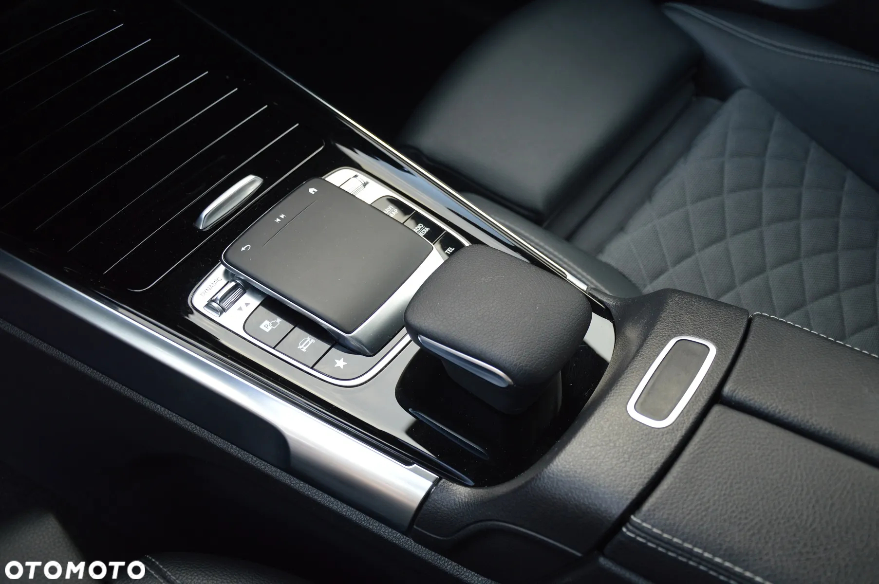 Mercedes-Benz GLB 200 d 8G-DCT Progressive - 23