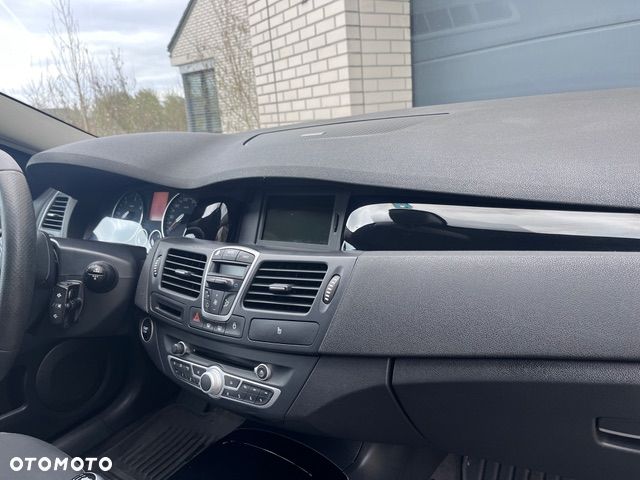Renault Laguna 2.0 dCi Bose Edition - 9