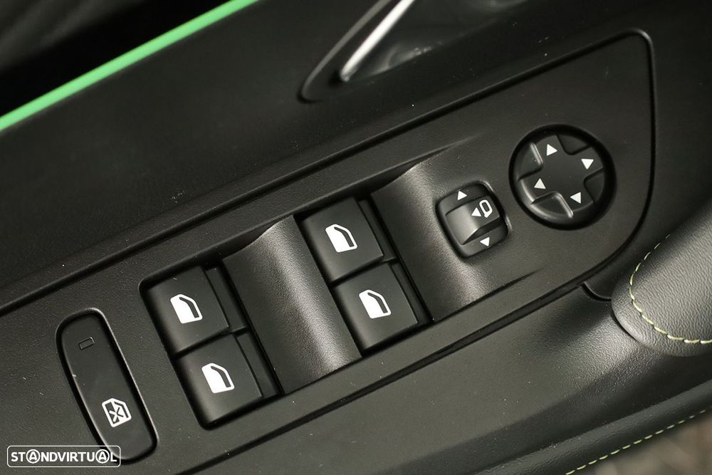 Peugeot e-2008 50 kWh GT - 23