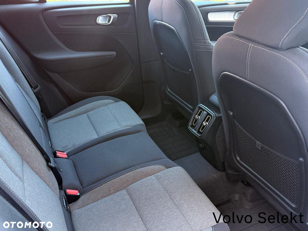 Volvo XC 40 B3 Plus Dark - 27