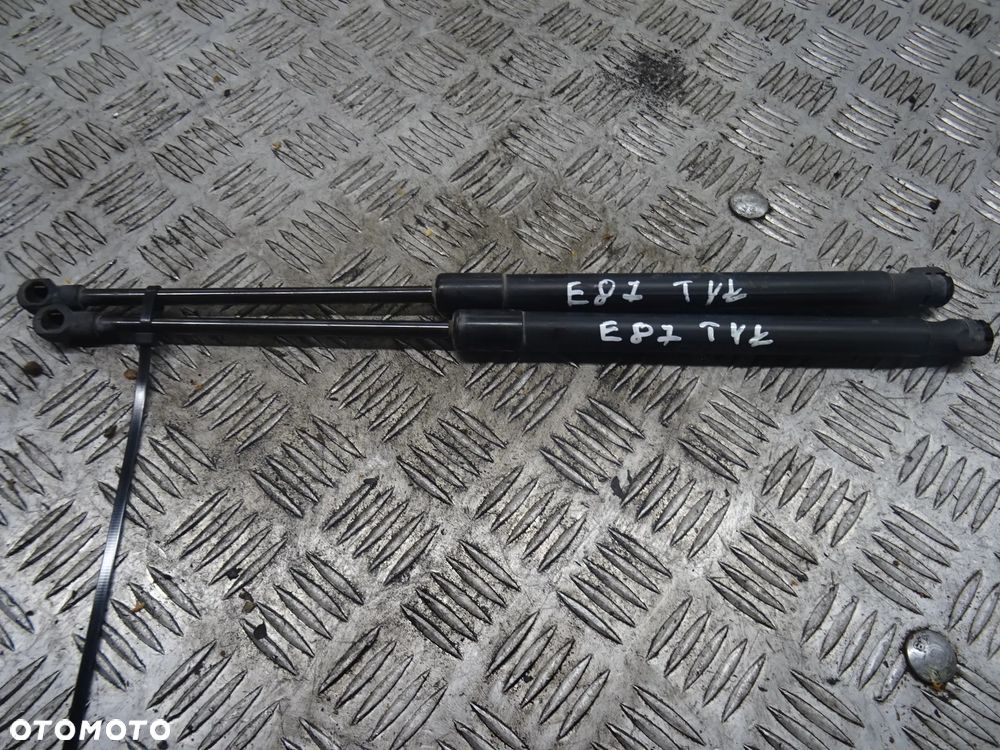 BMW E87 04-07 2.0B SIŁOWNIK KLAPY BAGAŻNIKA TYŁ TYLNEJ 51247060622 - 1