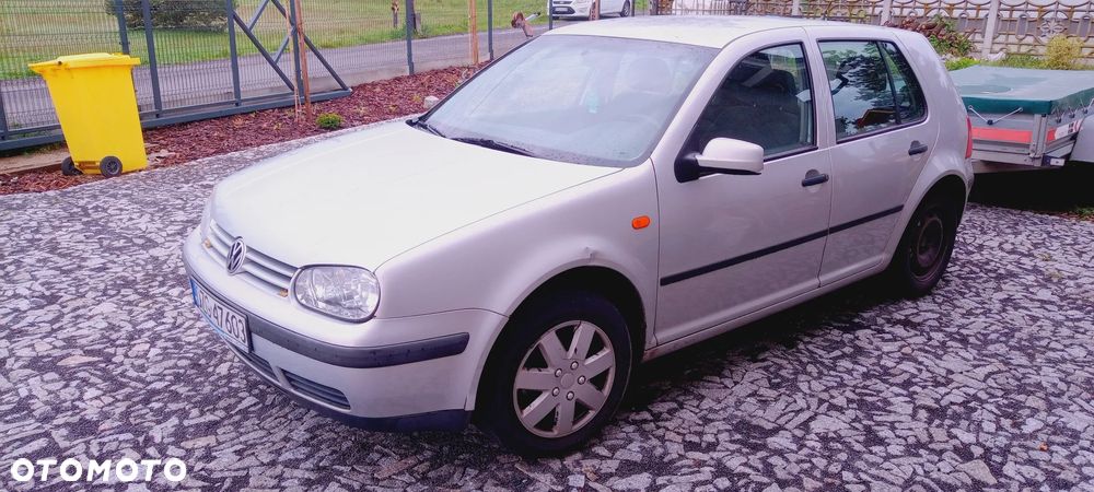 Volkswagen Golf 1.6 - 1