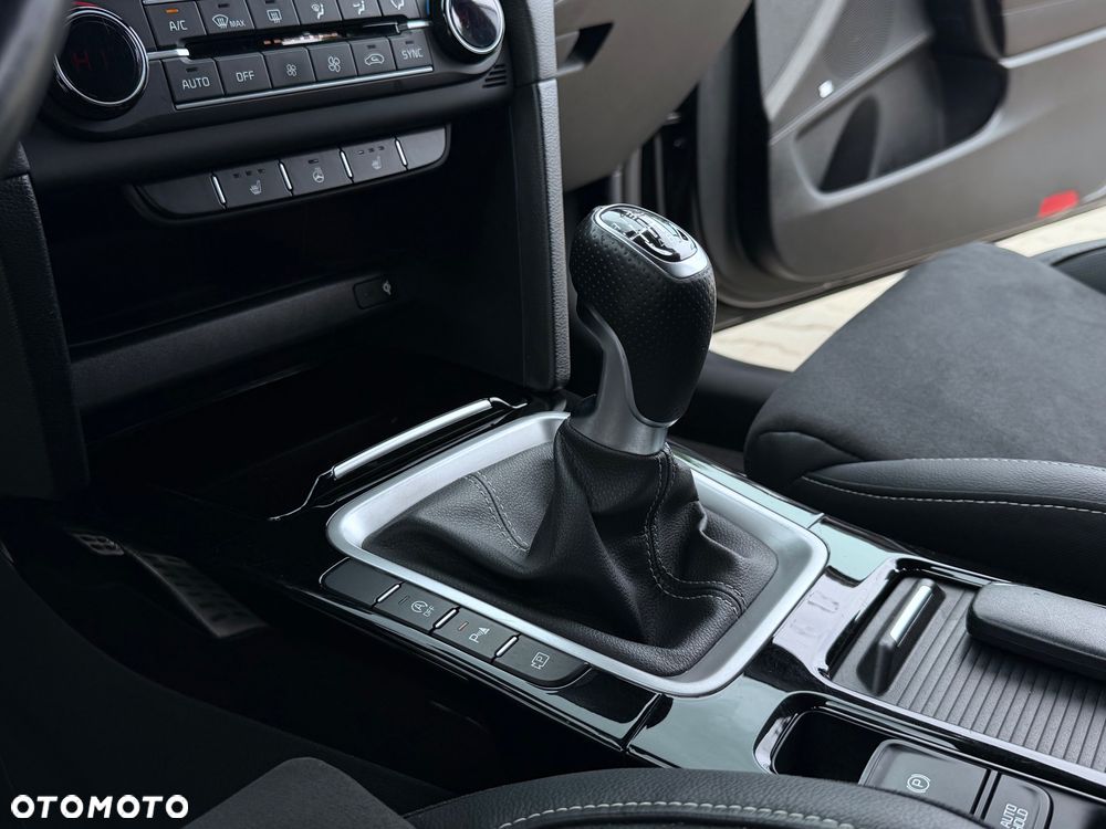 Kia ProCeed 1.5 T-GDI OPF GT LINE - 36