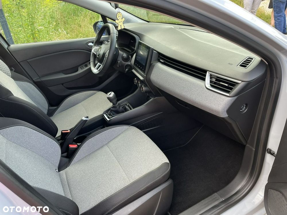Renault Clio - 22