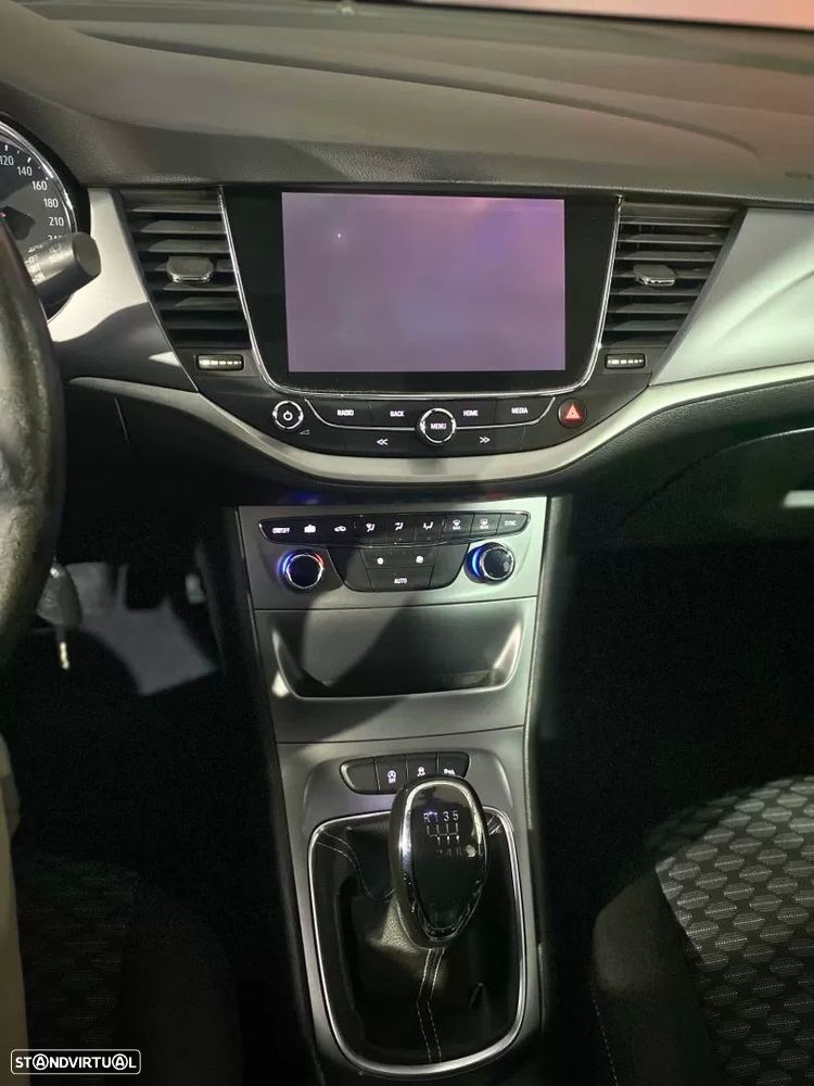 Opel Astra Sports Tourer - 21