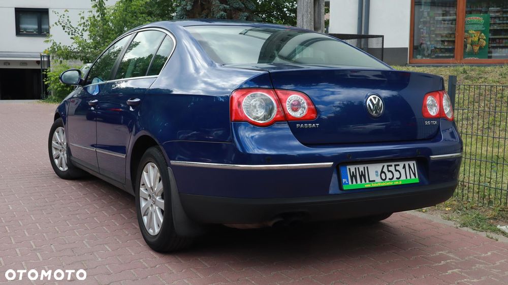 Volkswagen Passat 2.0 TDI Comfortline - 5