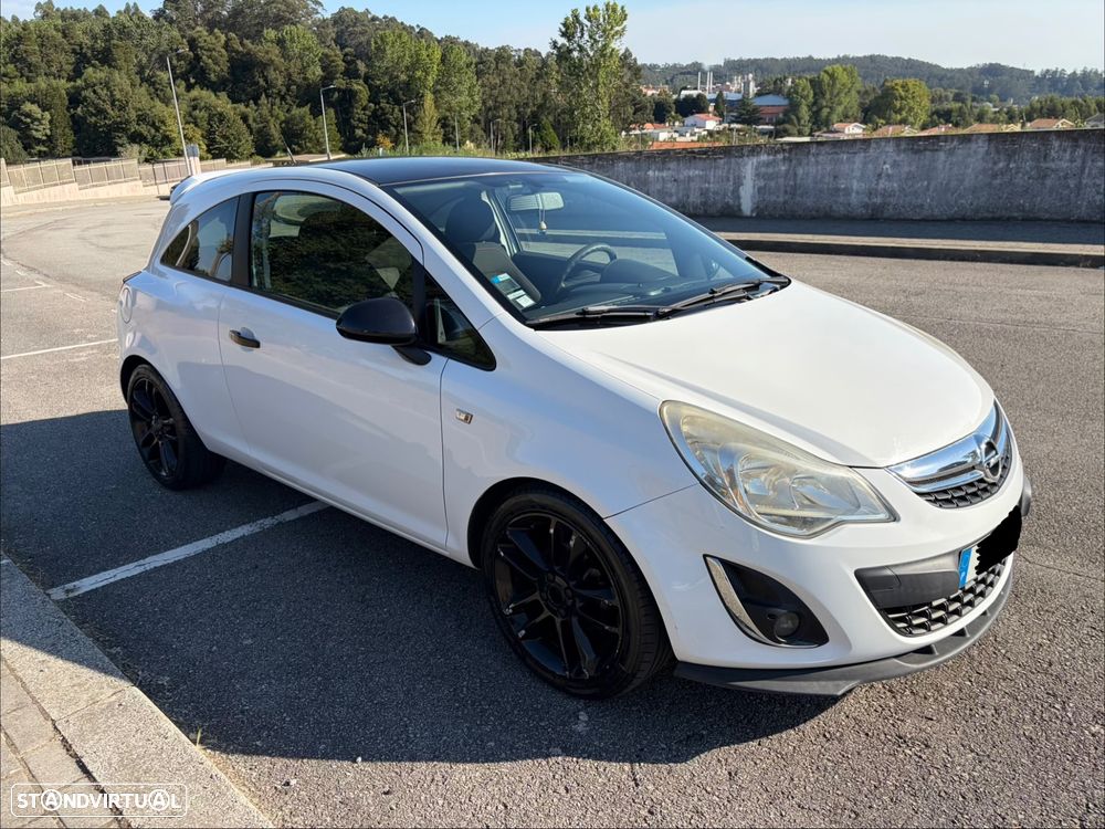 Opel Corsa 1.2 Black Edition - 1