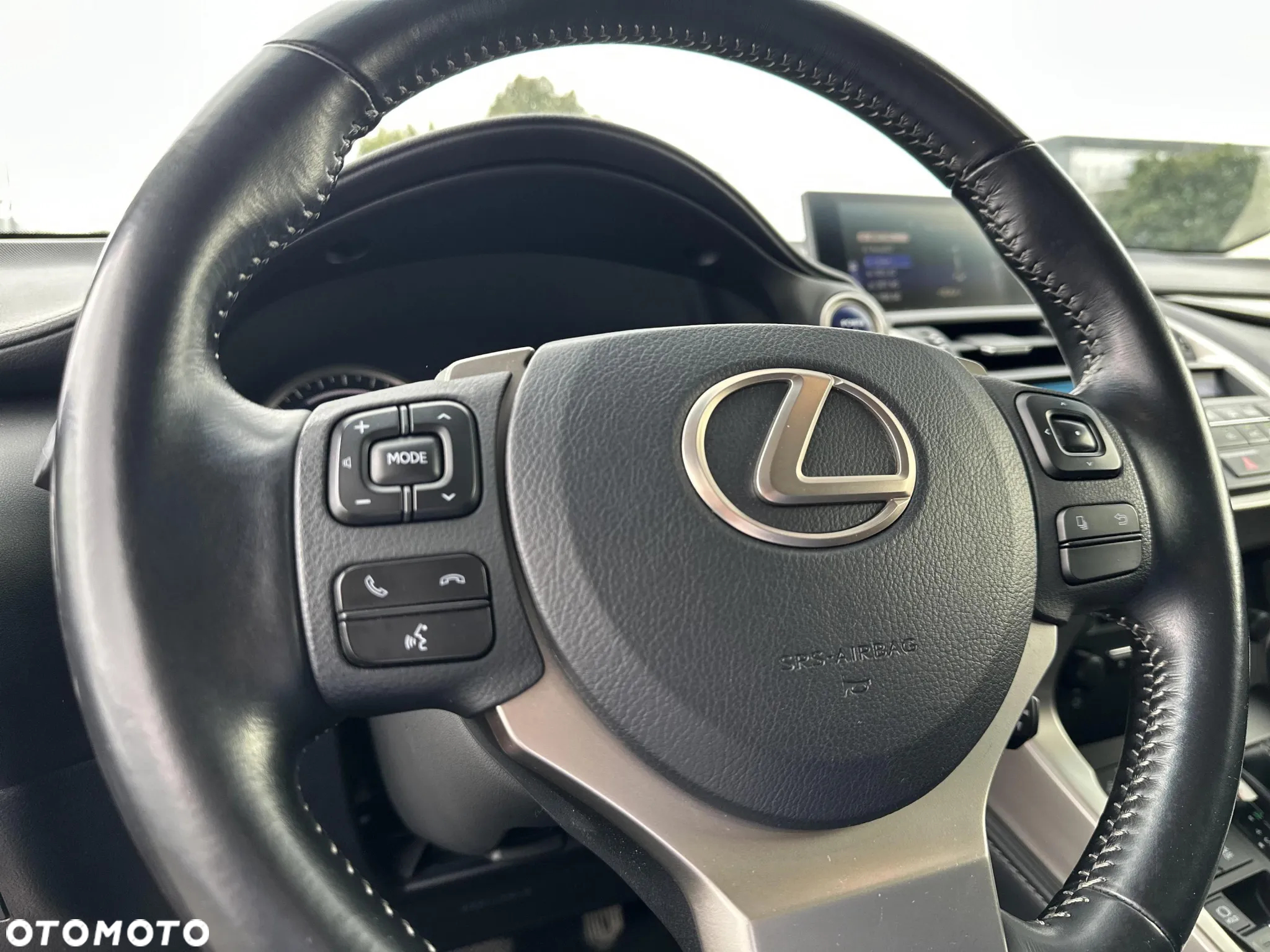 Lexus NX 300h Comfort AWD - 14