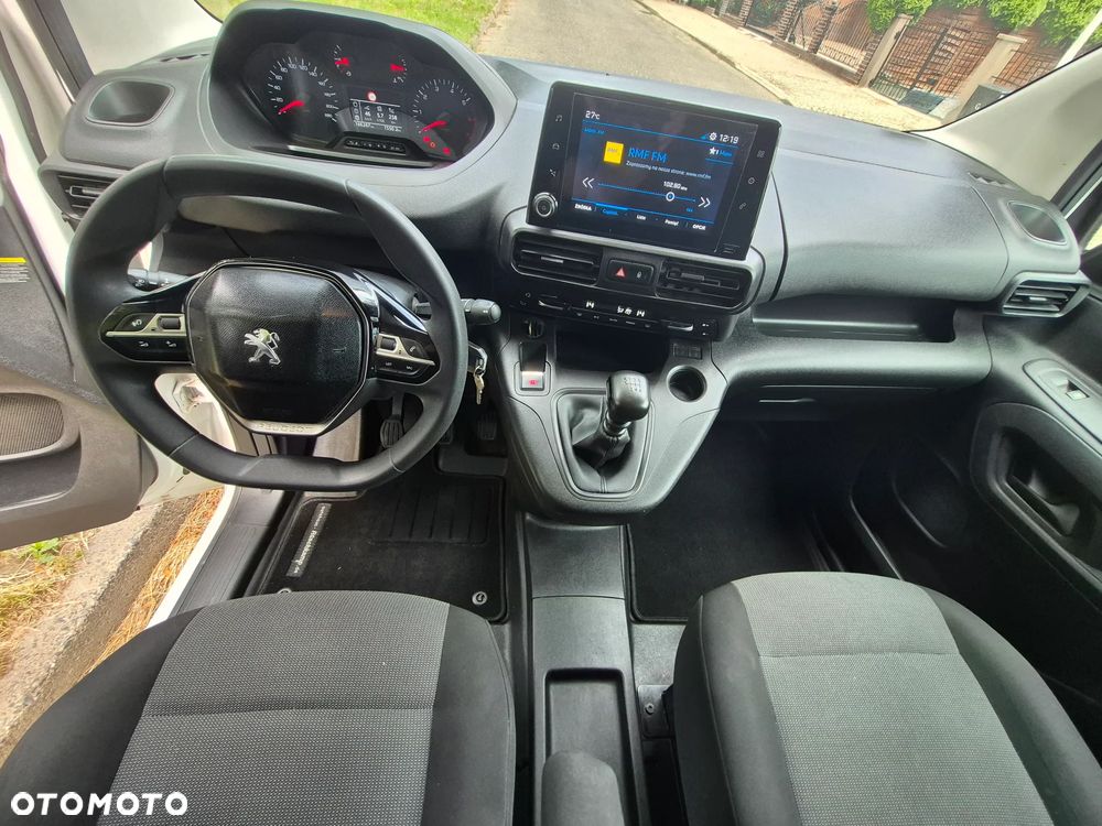 Peugeot Partner  1,5 Diesel 130 KM, Full Bogata Wersja, Faktura 23% - 9