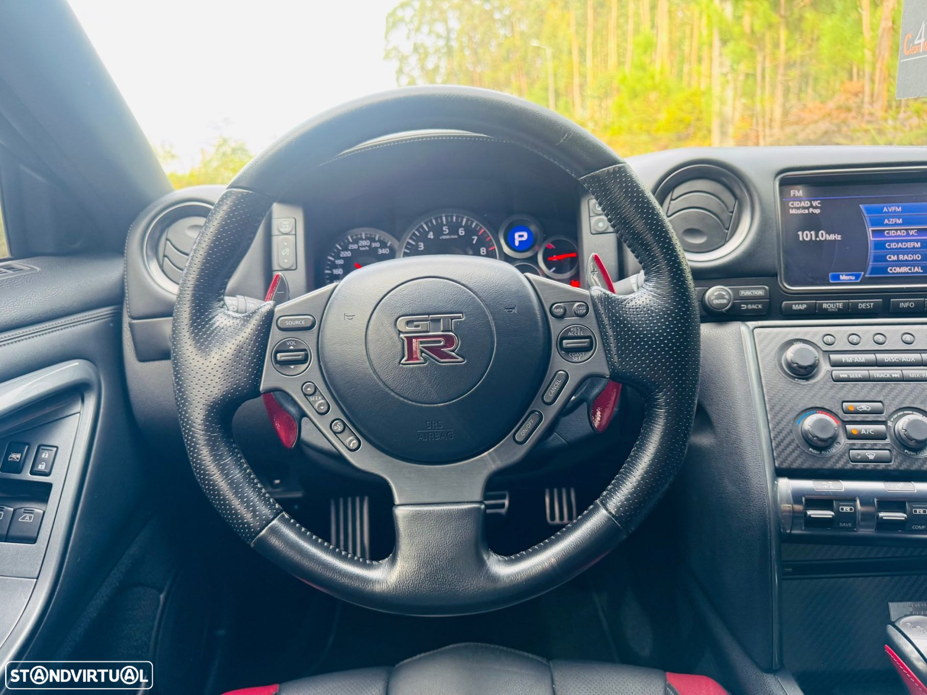 Nissan GT-R 3.8 V6 Black Edition - 32