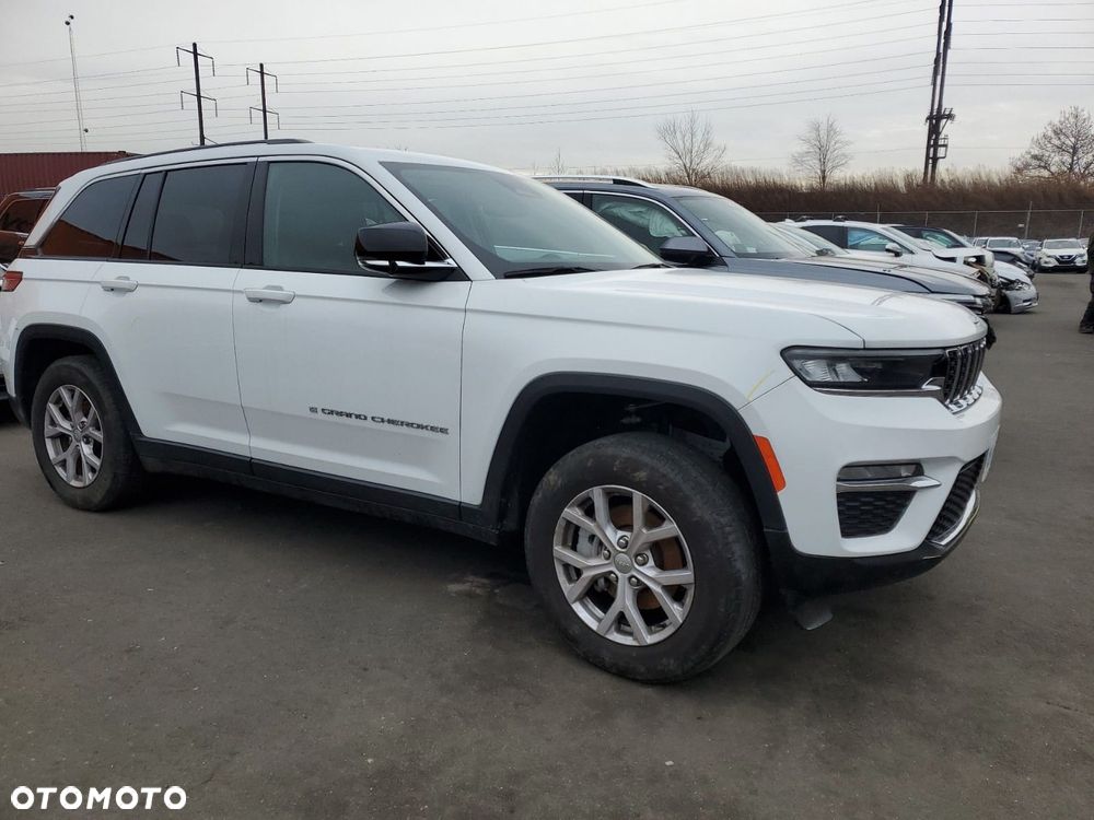 Jeep Grand Cherokee - 24