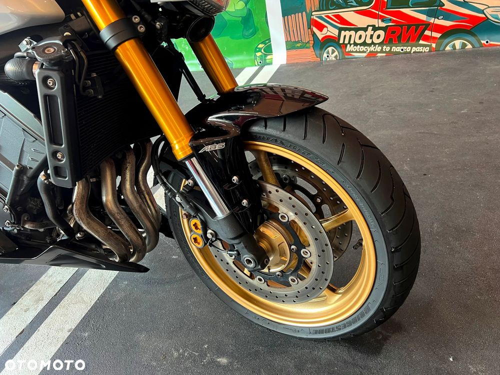 Yamaha FZ - 19