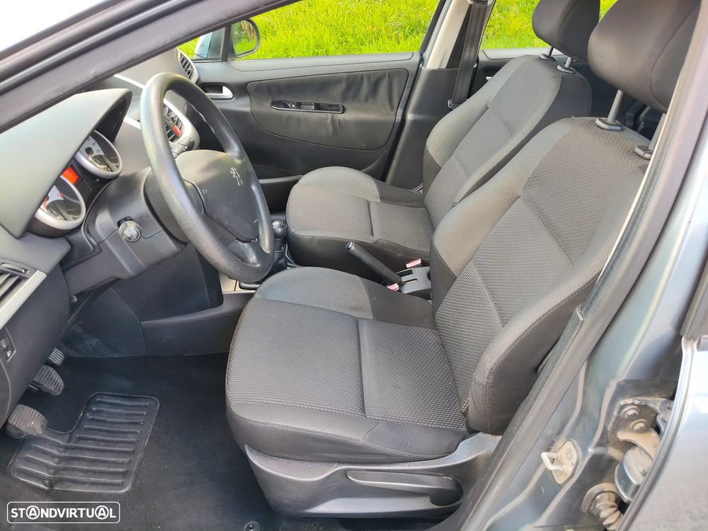 Peugeot 207 1.4 16V SE Millesim 200 Anos - 19