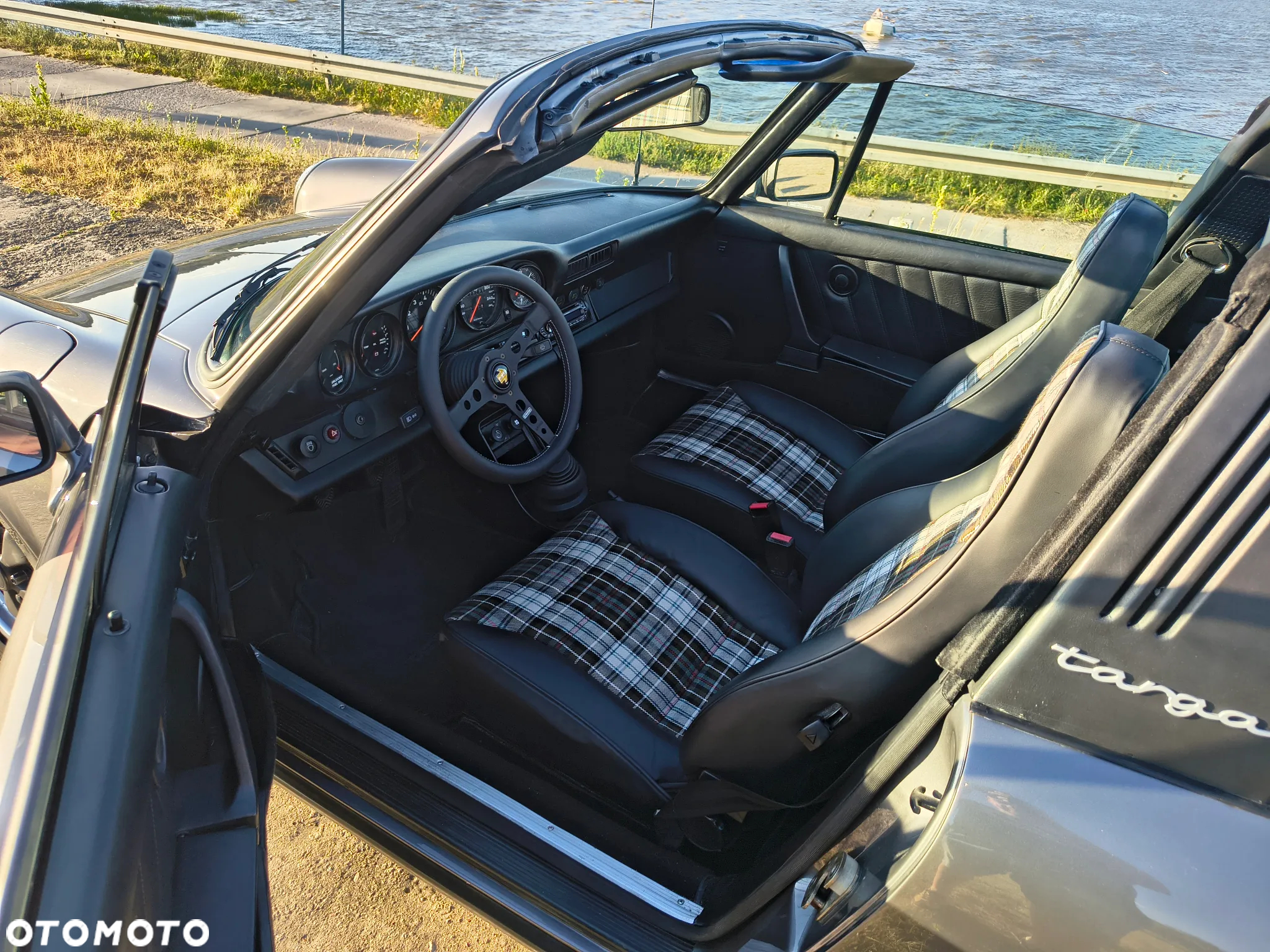 Porsche 911 Carrera 2 Targa - 5