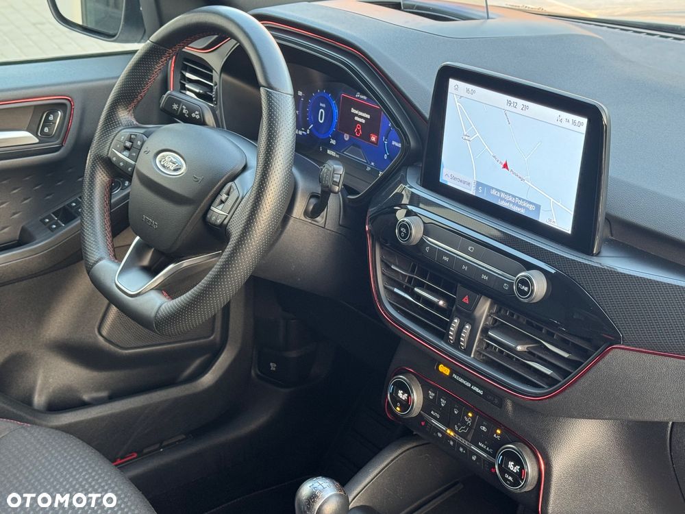 Ford Kuga 2.0 EcoBlue Hybrid ST-LINE - 29