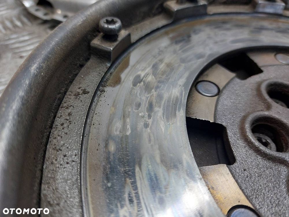 KOŁO DWUMASOWE + TARCZA + DOCISK + ŁOŻYSKO OPOROWE VOLVO S40 I V40 I 1.9 DI - 2