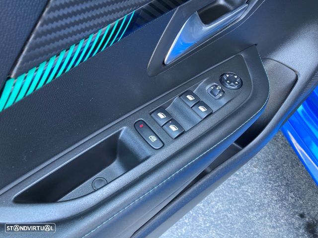 Peugeot e-208 Allure - 31