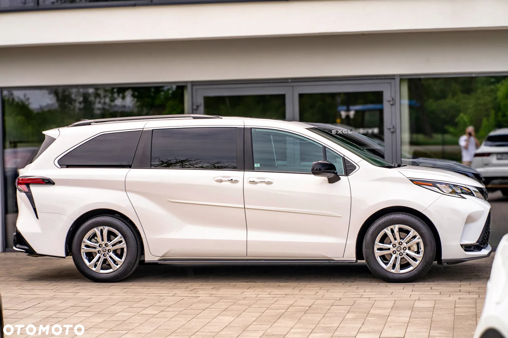 Toyota Sienna - 11