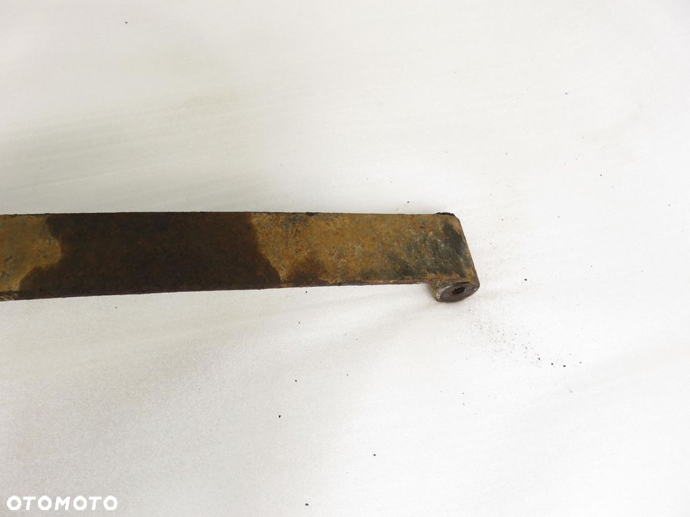 RESOR TYŁ DODGE CARAVAN - 2