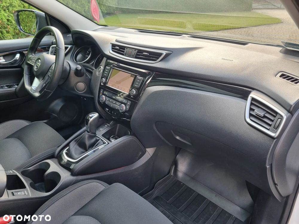 Nissan Qashqai 1.3 DIG-T Tekna DCT - 24
