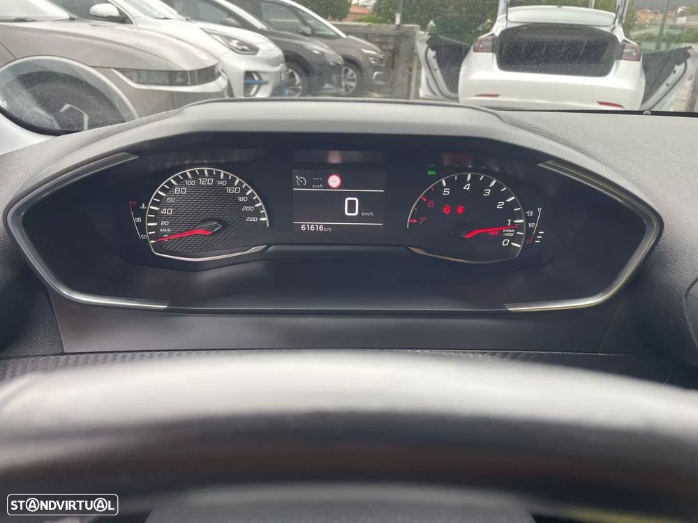 Peugeot 208 1.2 PureTech Allure - 29