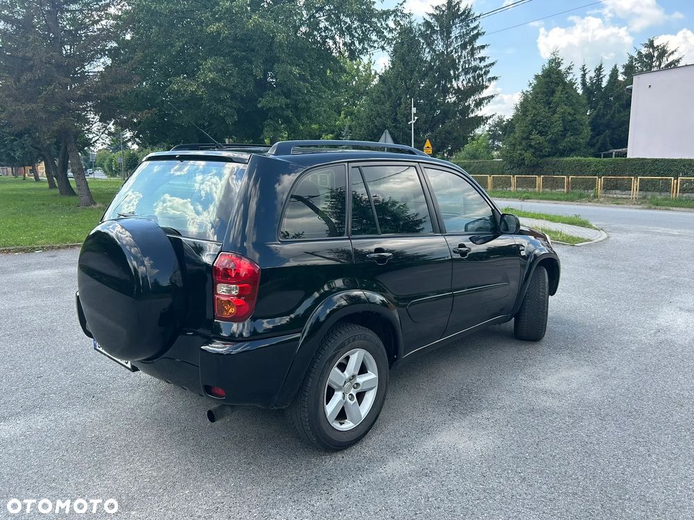 Toyota RAV4 2.0 D-4D 4x4 - 4
