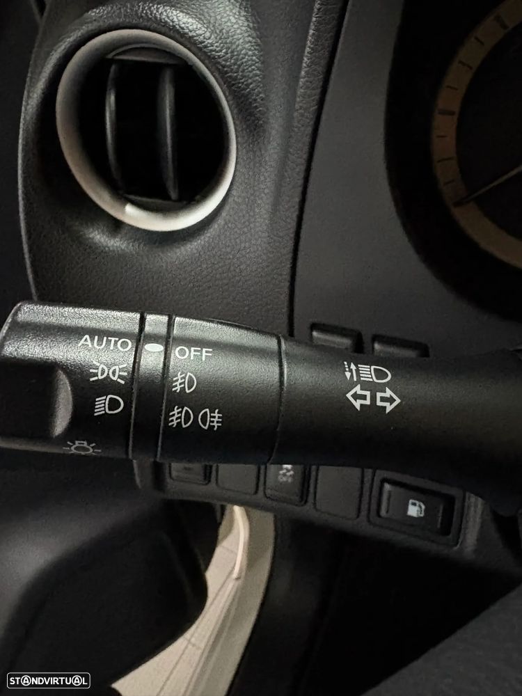 Nissan Navara 2.3 dCi CD 4WD Tekna AT - 24