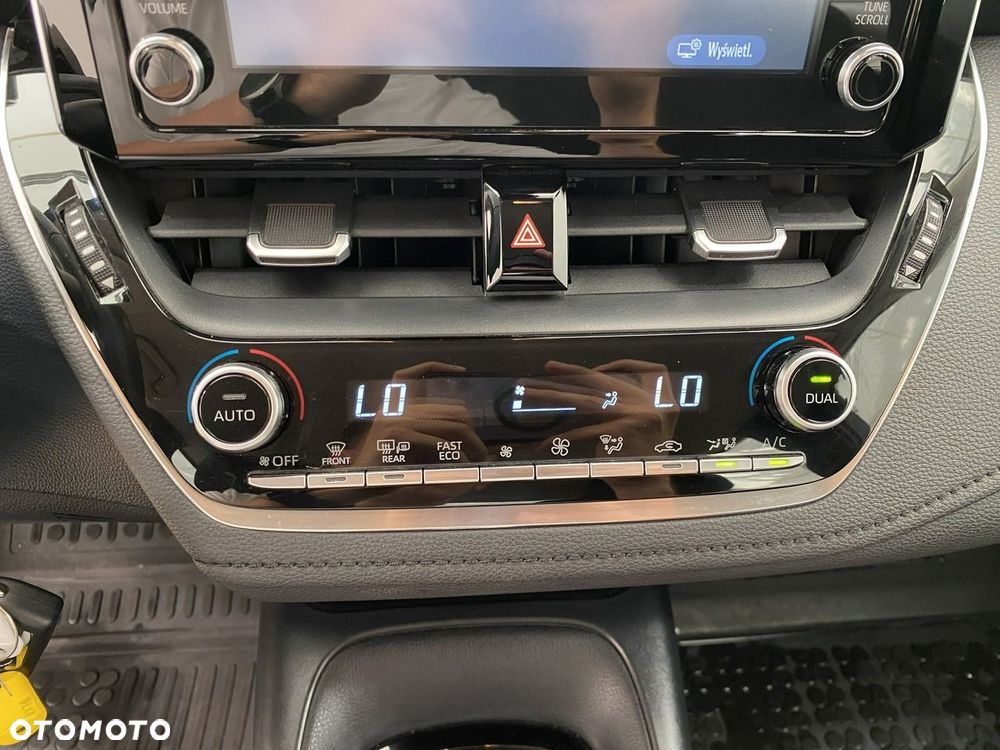 Toyota Corolla - 22