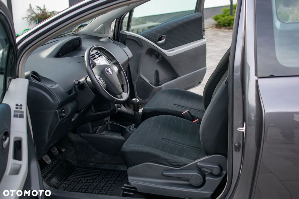 Toyota Yaris - 6