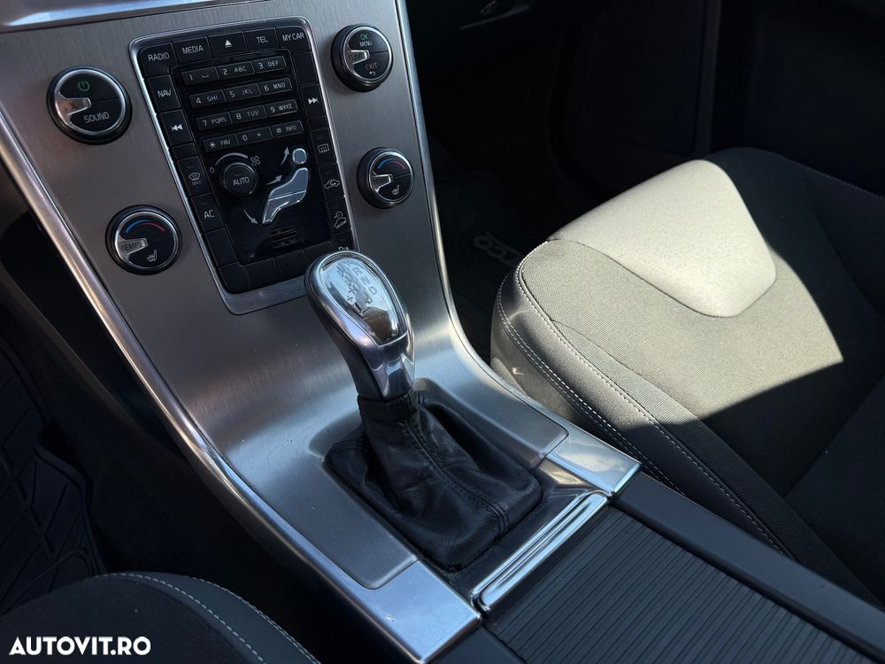 Volvo XC 60 D3 2.4D AWD AT6 Kinetic - 8