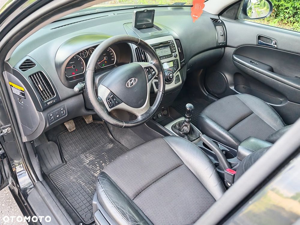 Hyundai i30 2.0 Premium - 12