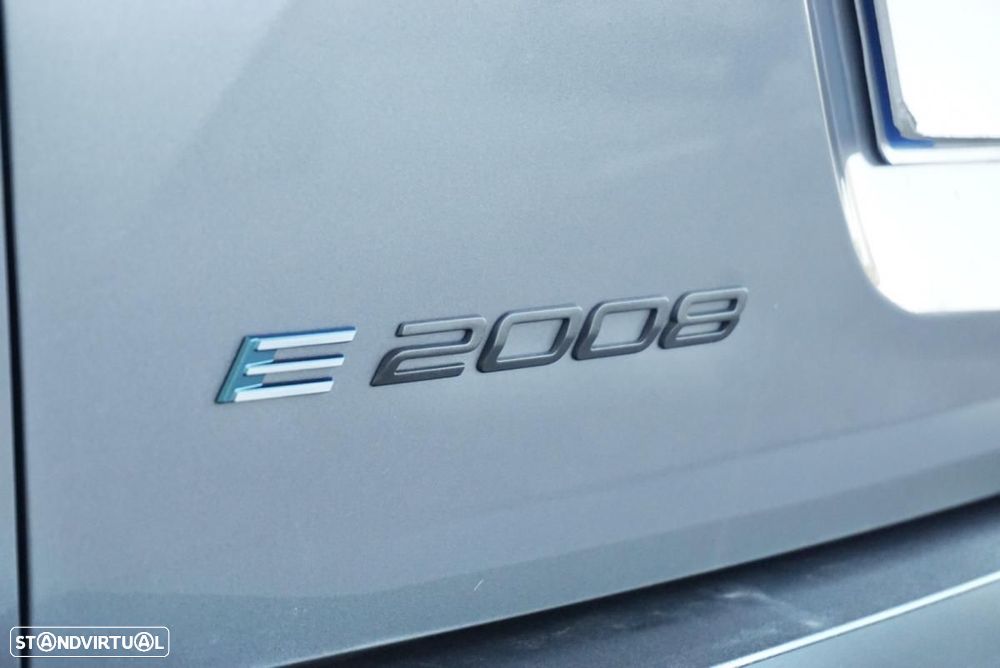 Peugeot e-2008 54 kWh Allure - 27