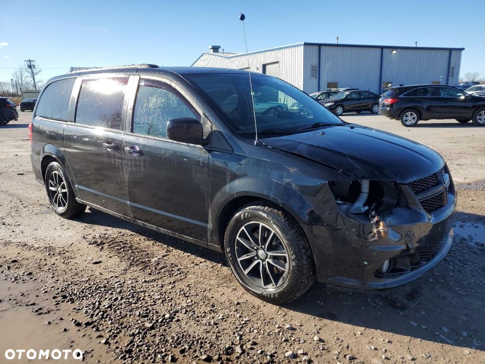 Dodge Grand Caravan 3.6 R/T - 26