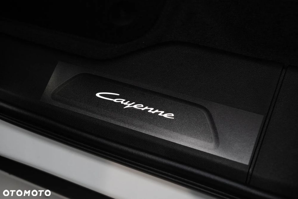 Porsche Cayenne Black Edition - 30