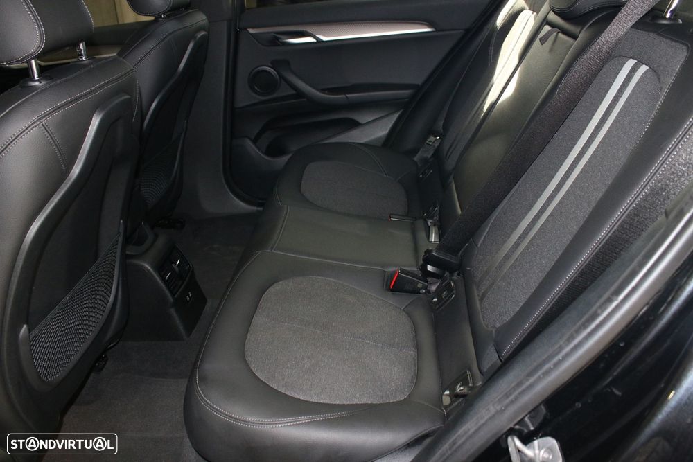 BMW X2 25 e xDrive Pack M - 37