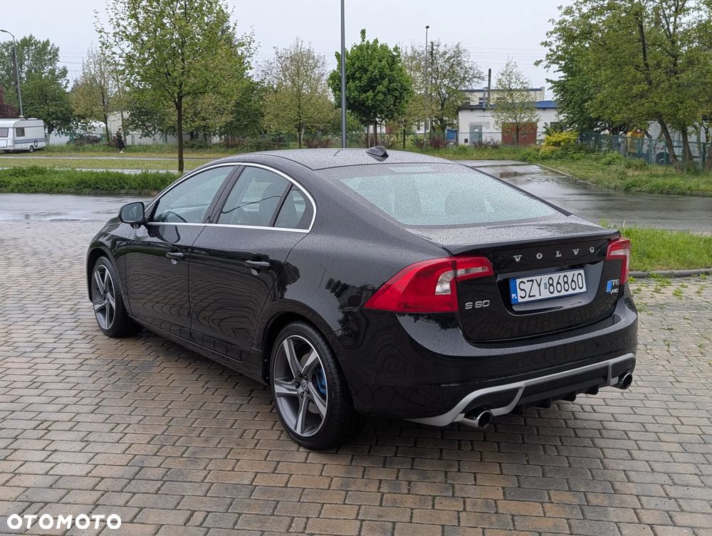Volvo S60 T6 AWD R-Design - 2