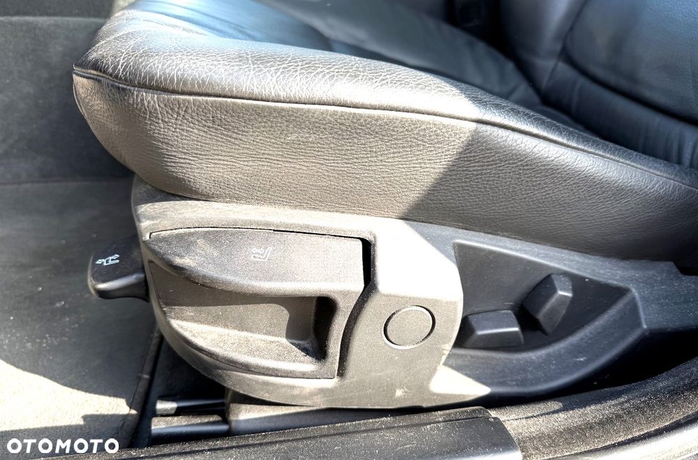 BMW Seria 5 525i Edition Exclusive - 24