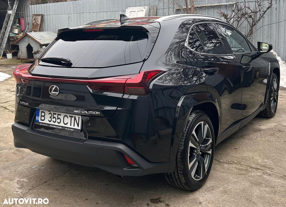 Lexus UX 250h E-FOUR Luxury ML - 2