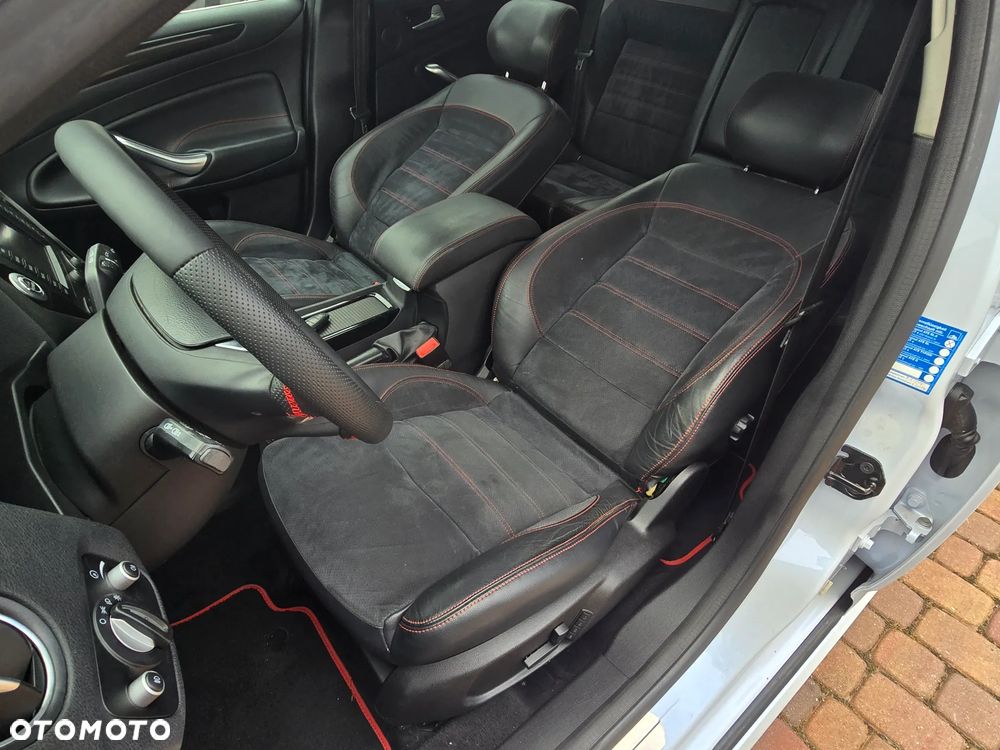 Ford Mondeo SW 2.0 T Titanium S MPS6 - 24
