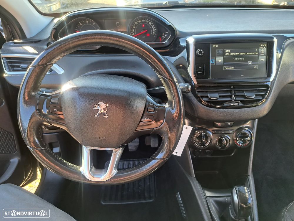 Peugeot 208 1.4 HDi SE Style - 12