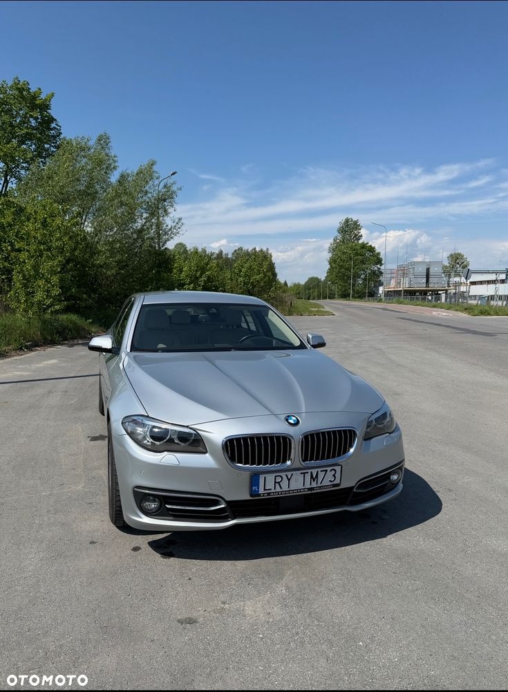 BMW Seria 5 528i xDrive Sport-Aut Luxury Line - 2