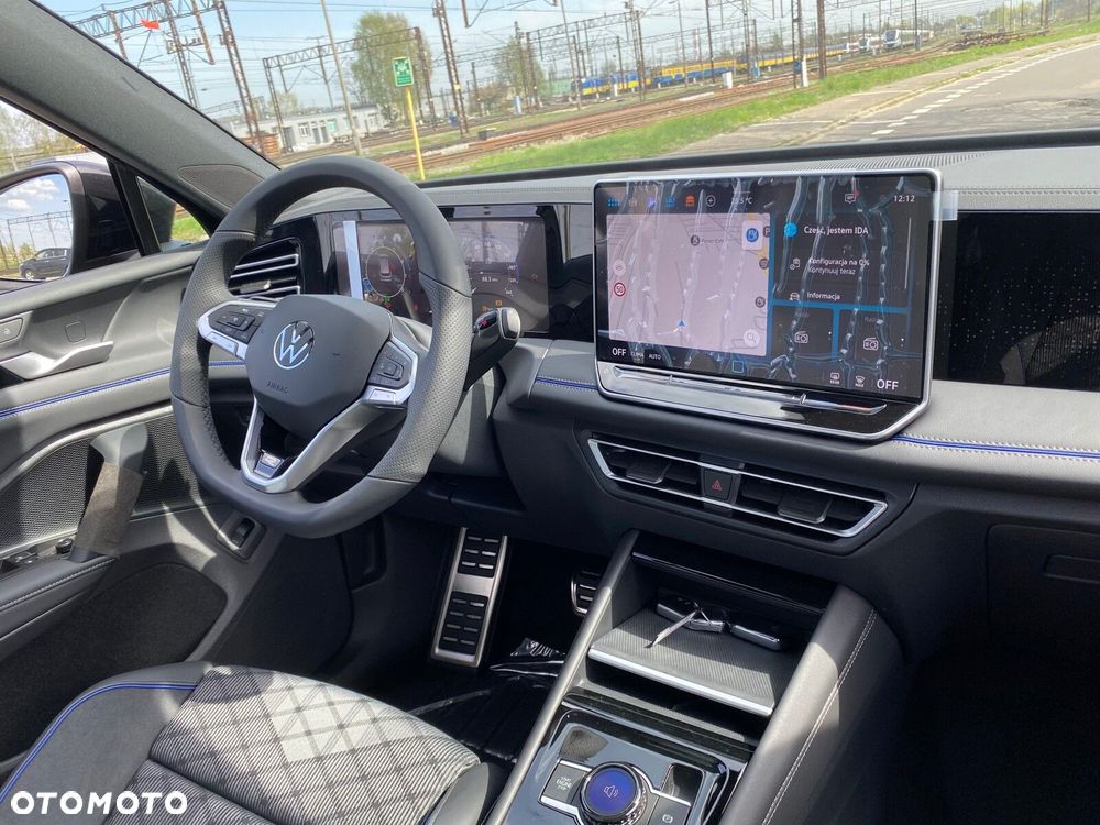 Volkswagen Tiguan - 11