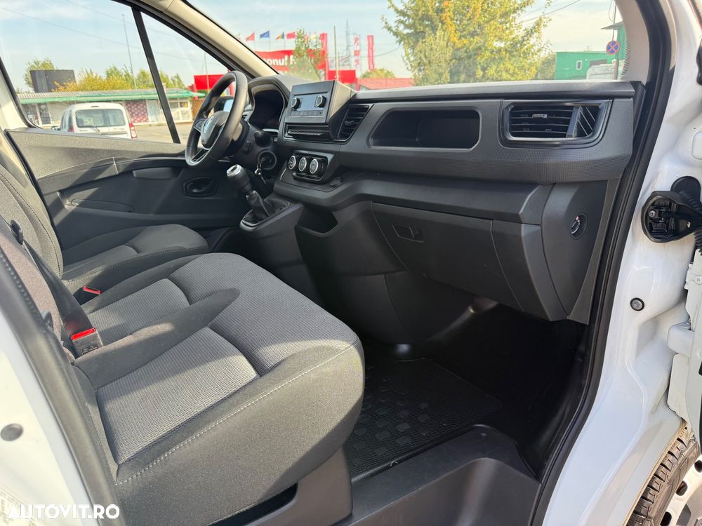 Renault Trafic 2.0 Blue dCi 150 Furgon Cabina Dubla L2H1 - 31