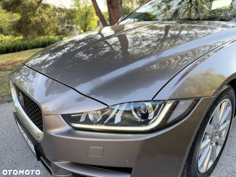 Jaguar XE D180 R-Dynamic S - 35