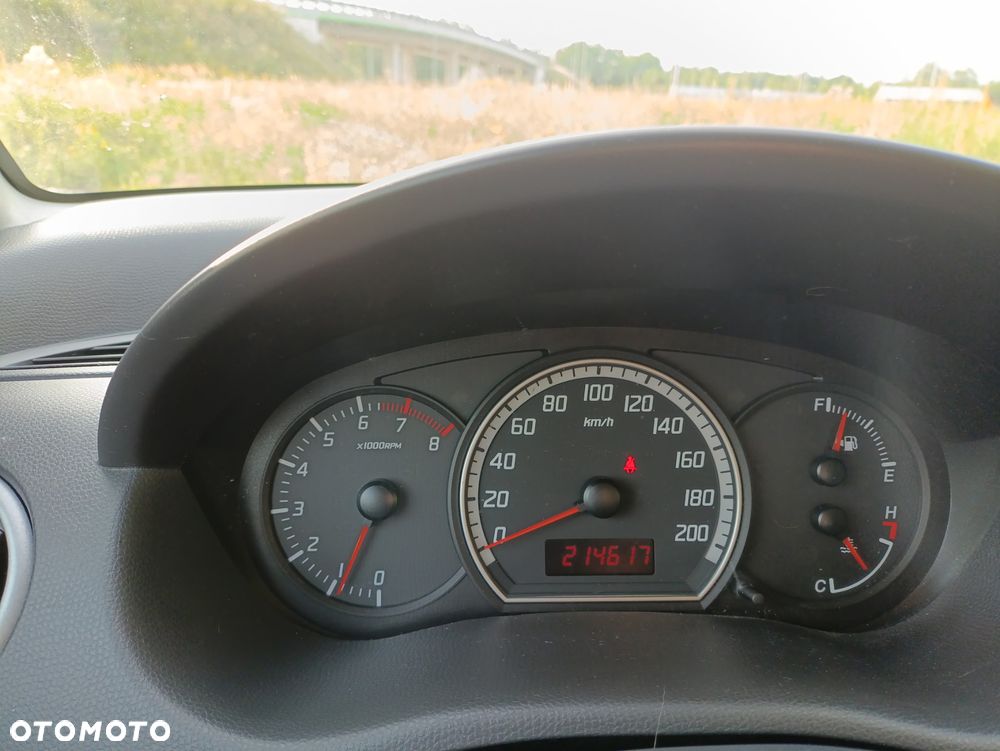 Suzuki Swift - 11