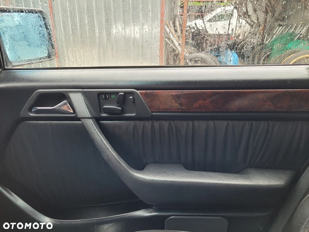 Mercedes-Benz Klasa E ver-500 - 23