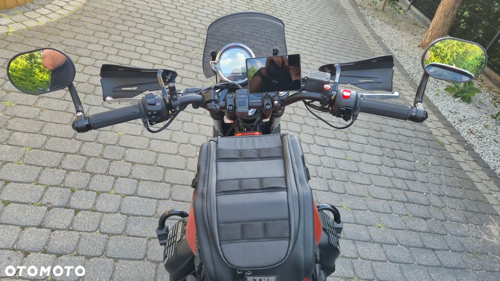 Moto Guzzi V7 - 7