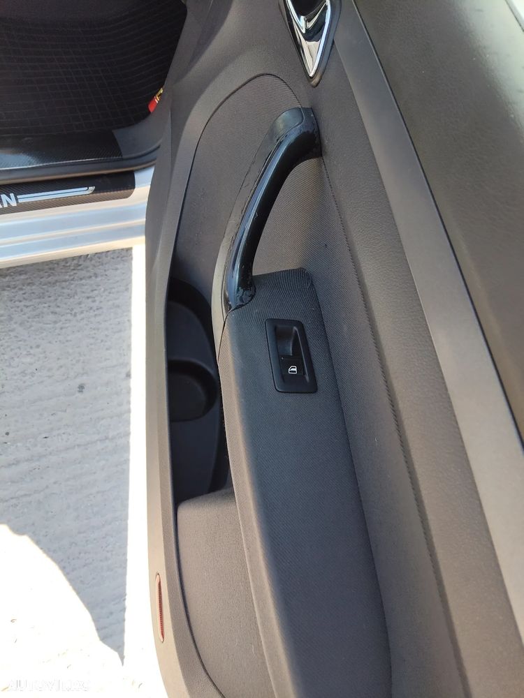 Volkswagen Touran 1.9 TDI Conceptline - 20