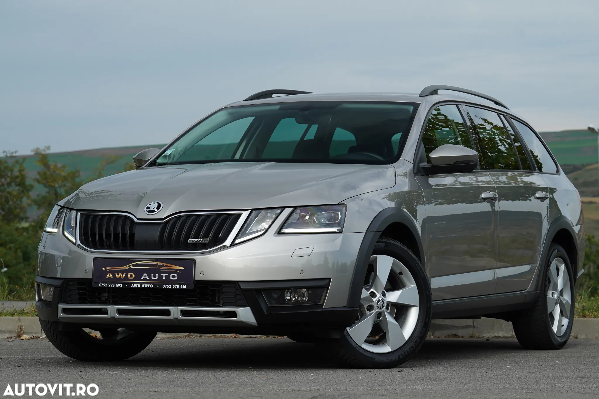 Skoda Octavia Combi 2.0 TDI 4x4 DSG Scout - 3