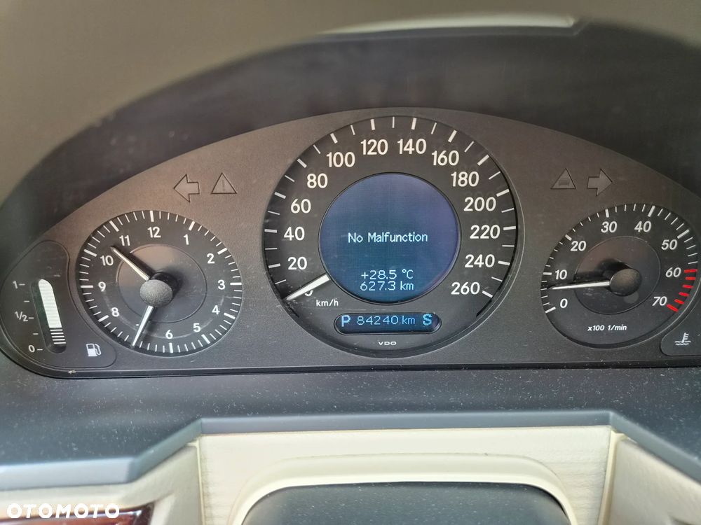 Mercedes-Benz Klasa E 320 Classic - 29
